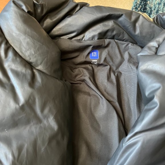 *Host Pick* NWT Unisex Yeezy Gap Round Jacket Sz L - Picture 4 of 16